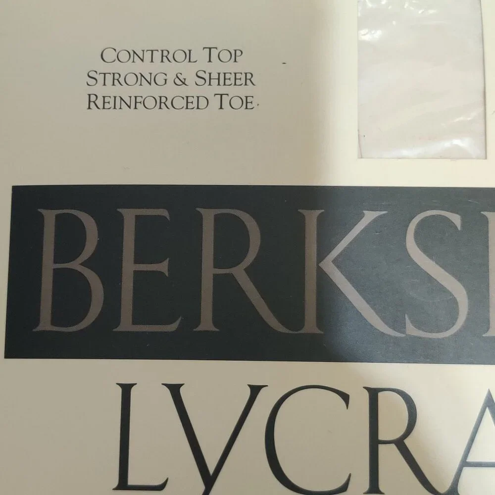Berkshire 3-4 Lycra 3D Ivory Hosiery Pantyhose Tummy Control Top Vintage NWT